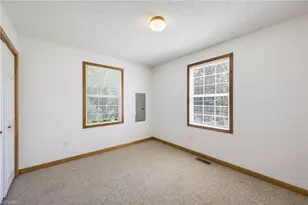 219 E Oakview Rd, Asheville, NC 28806 - Photo 23