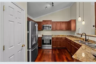 21 Crestbrook Court, Greensboro, NC 27455 - Photo 11