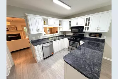313 Quarterpath Lane, Jamestown, NC 27282 - Photo 9