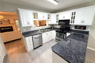 313 Quarter Path Ln, Jamestown, NC 27282 - Photo 9