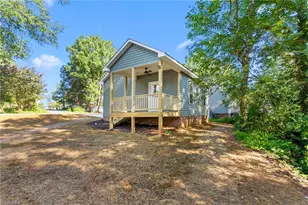 1305 E Willowbrook Dr, Burlington, NC 27215 - Photo 21