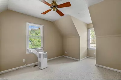 8 Barrett Place, Greensboro, NC 27455 - Photo 19