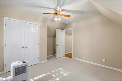 8 Barrett Place, Greensboro, NC 27455 - Photo 17