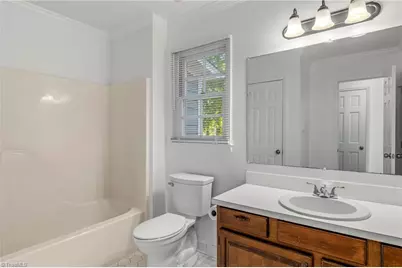 8 Barrett Place, Greensboro, NC 27455 - Photo 15