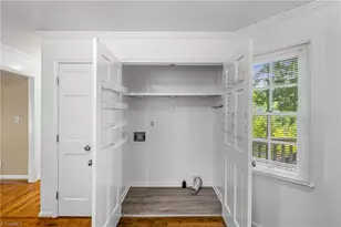 8 Barrett Pl, Greensboro, NC 27455 - Photo 11