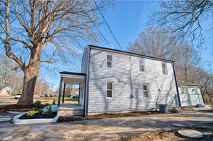 1013 Willow Rd, Greensboro, NC 27401 - Photo 17