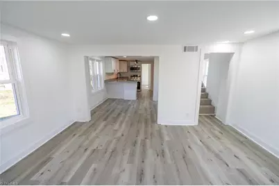 1013 Willow Road, Greensboro, NC 27401 - Photo 9