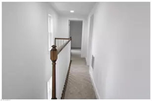 1013 Willow Rd, Greensboro, NC 27401 - Photo 15