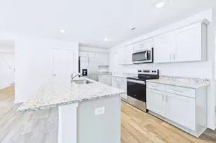 1547 Hamilton Hills Dr, Greensboro, NC 27406 - Photo 3