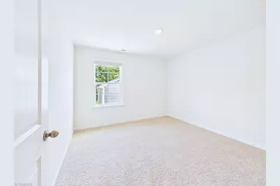 1547 Hamilton Hills Drive, Greensboro, NC 27406 - Photo 15