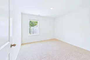 1547 Hamilton Hills Dr, Greensboro, NC 27406 - Photo 15
