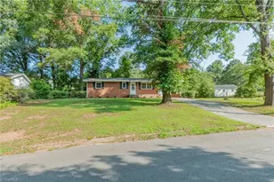 1207 Robin Rd, Eden, NC 27288 - Photo 7