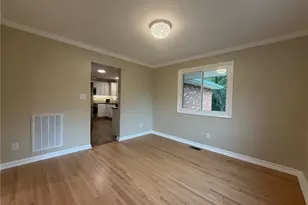 2701 Tudor Rd, Winston-Salem, NC 27106 - Photo 9