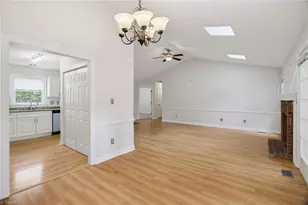 6 Castle Bridge Ct, Greensboro, NC 27407 - Photo 5