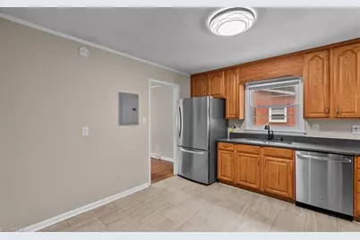 2010 Twain Road, Greensboro, NC 27405 - Photo 11