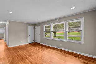 2010 Twain Rd, Greensboro, NC 27405 - Photo 5