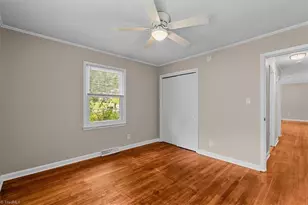 2010 Twain Rd, Greensboro, NC 27405 - Photo 15