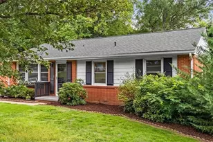 2010 Twain Rd, Greensboro, NC 27405 - Photo 3