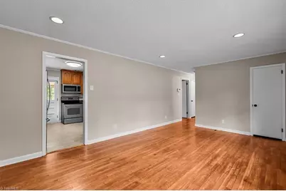 2010 Twain Road, Greensboro, NC 27405 - Photo 7
