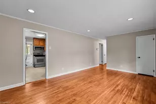 2010 Twain Rd, Greensboro, NC 27405 - Photo 7