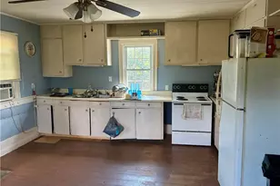 1109 W Main St, Yadkinville, NC 27055 - Photo 5