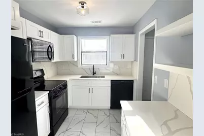 519 Brookside Court, Kernersville, NC 27284 - Photo 9
