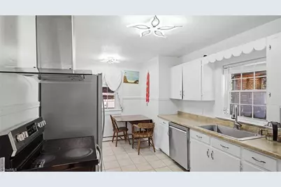 325 W Gilbreath Street, Graham, NC 27253 - Photo 7