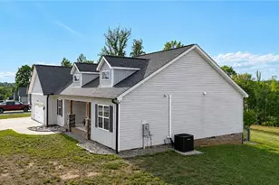 338 Price St, Stoneville, NC 27048 - Photo 3