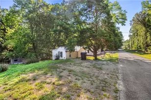 129 Old Linville Rd, Kernersville, NC 27284 - Photo 3