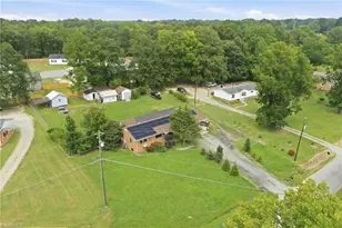 2202 Old Orchard Ln, Burlington, NC 27217 - Photo 5