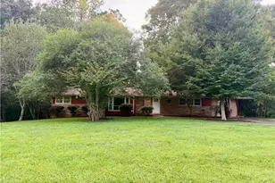 208 Harris Ave, Elkin, NC 28621 - Photo 3