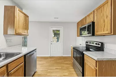 100 Carmel Court, Kernersville, NC 27284 - Photo 5