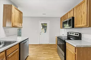100 Carmel Ct, Kernersville, NC 27284 - Photo 5