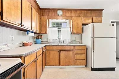 1008 Lombardy Street, Greensboro, NC 27405 - Photo 11