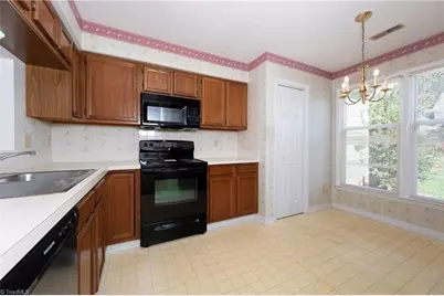 2716 Sawgrass Court, Winston-Salem, NC 27103 - Photo 9
