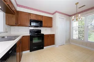 2716 Sawgrass Ct, Winston-Salem, NC 27103 - Photo 9