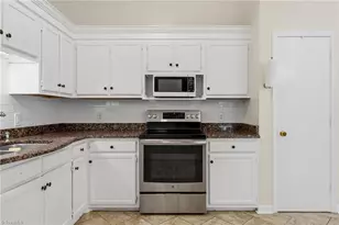 808 Circle Dr, High Point, NC 27262 - Photo 9