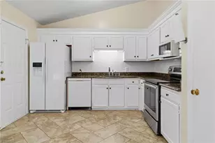 808 Circle Dr, High Point, NC 27262 - Photo 11