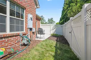 839 Jarman Dr, Jamestown, NC 27282 - Photo 31