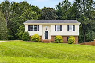 194 Woodbridge Dr, Mount Airy, NC 27030 - Photo 1