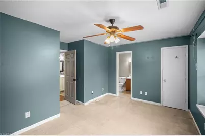 609 Forest Brook Drive, Greensboro, NC 27406 - Photo 15