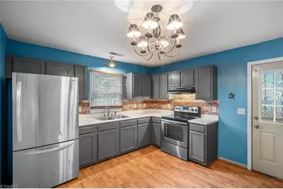 609 Forest Brook Drive, Greensboro, NC 27406 - Photo 5