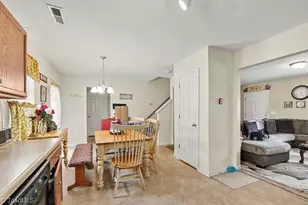 626 Bentley Ln, Burlington, NC 27217 - Photo 5