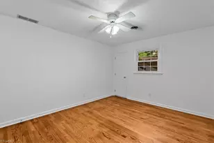 1017 Bridgewater Dr, Greensboro, NC 27410 - Photo 33