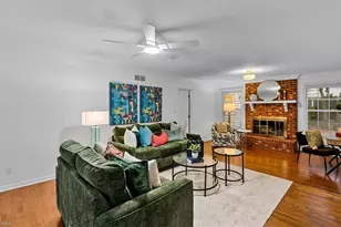 1017 Bridgewater Dr, Greensboro, NC 27410 - Photo 3