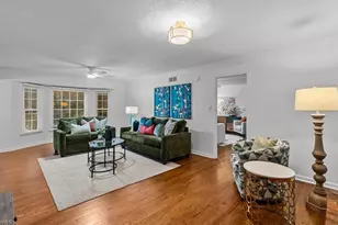 1017 Bridgewater Dr, Greensboro, NC 27410 - Photo 5