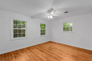 1017 Bridgewater Dr, Greensboro, NC 27410 - Photo 27