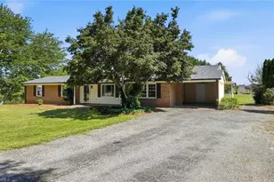 1728 Old Stage Rd, Yadkinville, NC 27055 - Photo 3