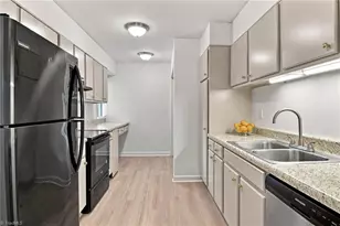 1510 Benjamin Pkwy, Greensboro, NC 27408 - Photo 13