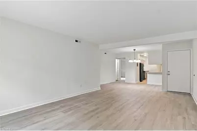 1510 Benjamin Parkway #E, Greensboro, NC 27408 - Photo 5